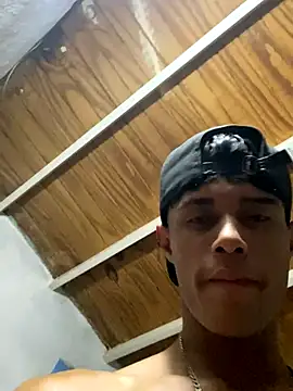 Snapshot of meliodas_23cm chatting on December 1, 3:00 am meliodas 23cm online show from December 1, 3:00 am