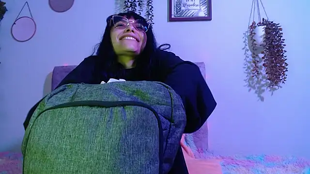 Snapshot of valkiry_ chatting on March 5, 9:11 pm valkiry online show from March 5, 9:11 pm