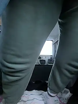 Snapshot of FreakyDreama chatting on February 13, 1:40 pm FreakyDreama online show from February 13, 1:40 pm