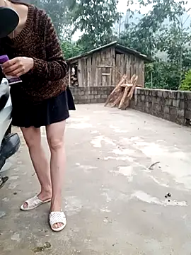 oanh-oanhbay online show from December 16, 12:15 am