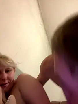 Snapshot of BlondyWe@xh chatting on November 20, 7:57 pm BlondyWexh online show from November 20, 7:57 pm