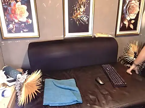 Slipperyebony online show from November 26, 6:58 am