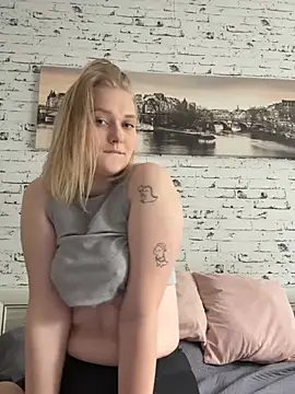 hotgoodgirll online show from June 16, 4:31 pm