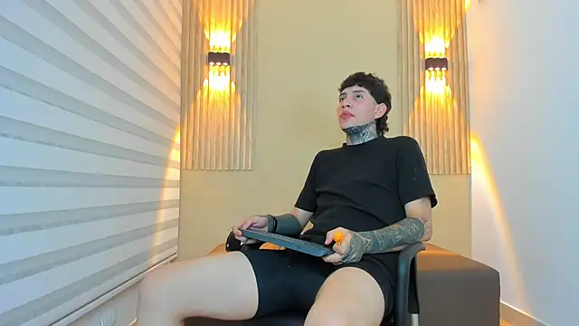 Snapshot of DANTE_ARMSTRONG chatting on November 13, 4:00 am DANTE ARMSTRONG online show from November 13, 4:00 am