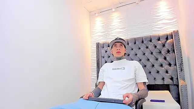 DANTE ARMSTRONG online show from January 8, 3:53 am