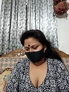 Snapshot of munni-506 chatting on July 1, 9:55 am munni-506 online show from July 1, 9:55 am