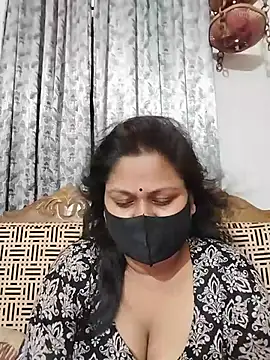 Snapshot of munni-506 chatting on July 27, 7:32 pm munni-506 online show from July 27, 7:32 pm