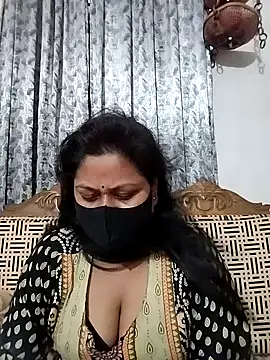 Snapshot of munni-506 chatting on July 31, 7:13 pm munni-506 online show from July 31, 7:13 pm