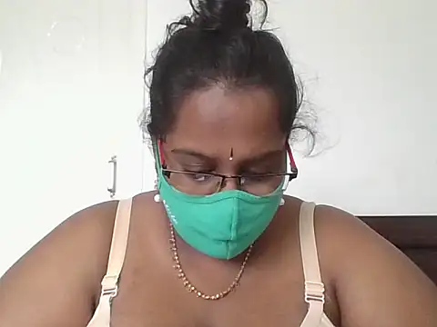 hootypriya online show from November 5, 8:47 am