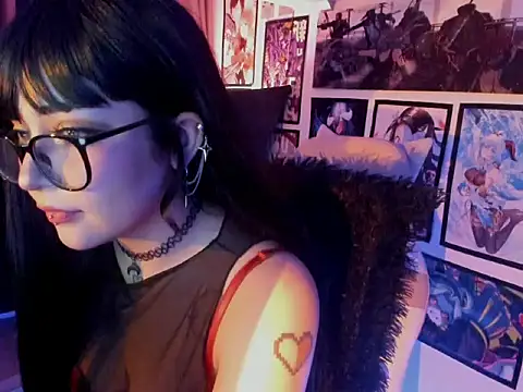 Snapshot of LilithMyers chatting on November 30, 2:26 am LilithMyers online show from November 30, 2:26 am