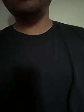 Qwert9012 online show from November 4, 11:20 am