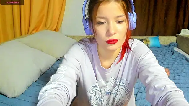 Eva purrr  online show from January 14, 9:42 pm