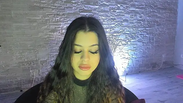 Snapshot of BellaNoir_ chatting on January 15, 5:56 am BellaNoir online show from January 15, 5:56 am