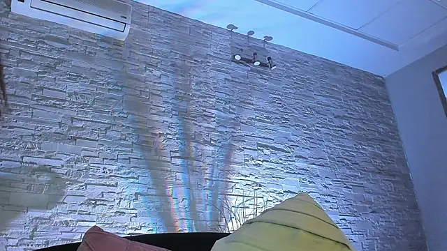 Snapshot of BellaNoir_ chatting on January 19, 5:55 am BellaNoir online show from January 19, 5:55 am