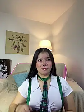 violettabond online show from December 19, 12:45 pm