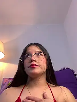 violettabond online show from April 29, 6:25 pm