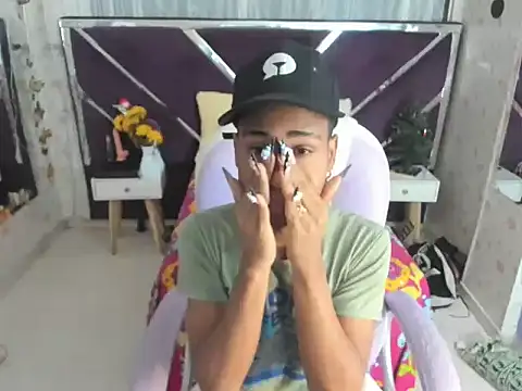 Santy bigcock 01 online show from November 18, 11:36 am