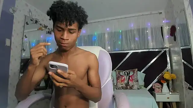 Santy bigcock 01 online show from March 21, 11:59 am