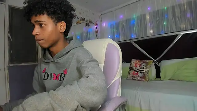 Santy bigcock 01 online show from March 24, 11:48 am