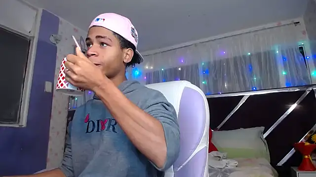Santy bigcock 01 online show from July 3, 12:44 pm