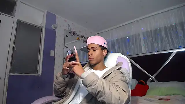 Santy bigcock 01 online show from July 4, 1:39 pm