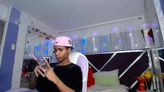 Santy bigcock 01 online show from July 12, 2:41 pm