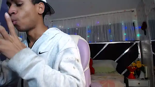 Santy bigcock 01 online show from July 21, 12:40 pm