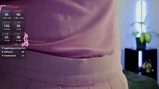 Snapshot of violetwluv chatting on November 15, 10:45 am violetwluv online show from November 15, 10:45 am