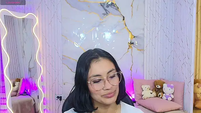 PEACHY TAY online show from July 27, 11:39 am