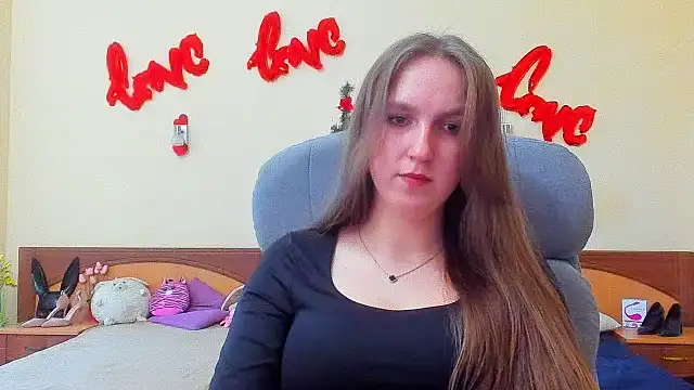 Snapshot of Nesie-Stoun chatting on December 5, 10:24 am Nesie-Stoun online show from December 5, 10:24 am