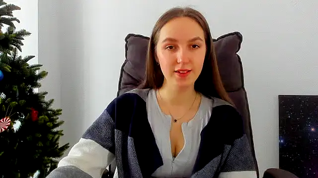 Snapshot of Nesie-Stoun chatting on December 14, 9:36 am Nesie-Stoun online show from December 14, 9:36 am