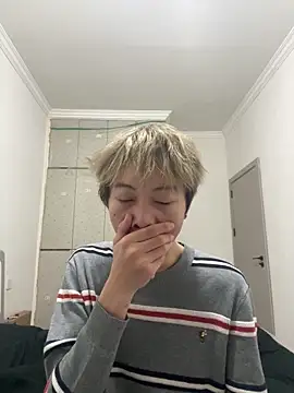 Snapshot of Beautifulboys-999 chatting on December 14, 12:32 pm Beautifulboys-999 online show from December 14, 12:32 pm