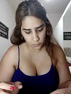 nahiarabiel33 online show from March 18, 5:05 pm