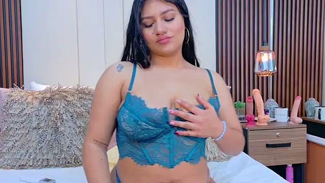 Snapshot of ValeriaMonet chatting on December 15, 8:13 pm ValeriaMonet online show from December 15, 8:13 pm