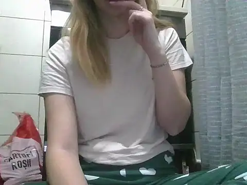 Snapshot of dirty_sasha00 chatting on November 21, 4:44 am dirty sasha00 online show from November 21, 4:44 am