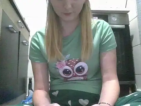 Snapshot of dirty_sasha00 chatting on December 5, 3:30 pm dirty sasha00 online show from December 5, 3:30 pm