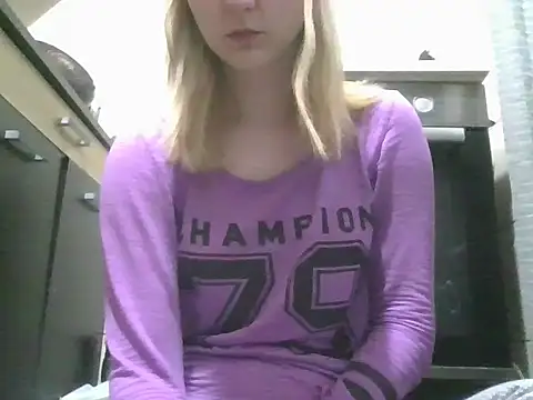 Snapshot of dirty_sasha00 chatting on December 15, 3:44 am dirty sasha00 online show from December 15, 3:44 am