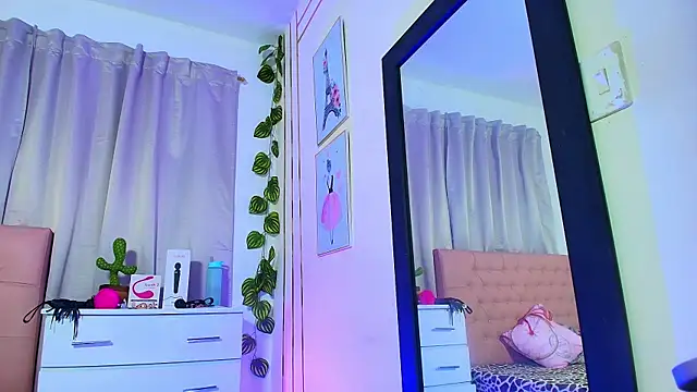 Snapshot of Lulu_swarts chatting on May 8, 9:20 pm Lulu swarts online show from May 8, 9:20 pm