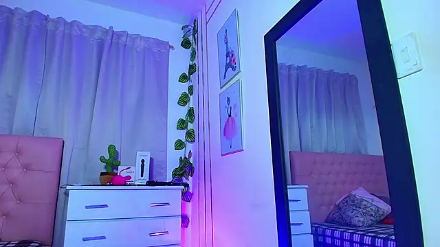 Snapshot of Lulu_swarts chatting on June 11, 2:53 am Lulu swarts online show from June 11, 2:53 am