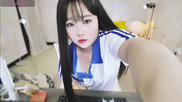 Snapshot of Nina37 chatting on January 7, 12:07 pm Nina37 online show from January 7, 12:07 pm