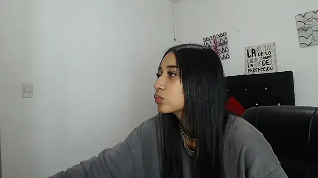 lyam ebony  online show from February 6, 9:29 pm