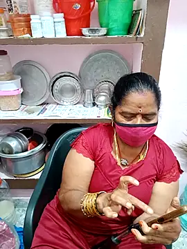 Snapshot of savithasree chatting on March 1, 5:20 am savithasree online show from March 1, 5:20 am