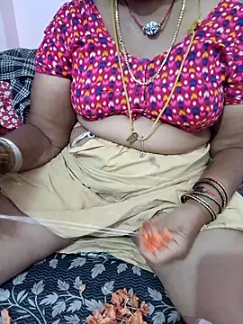 Snapshot of savithasree chatting on March 7, 12:40 am savithasree online show from March 7, 12:40 am