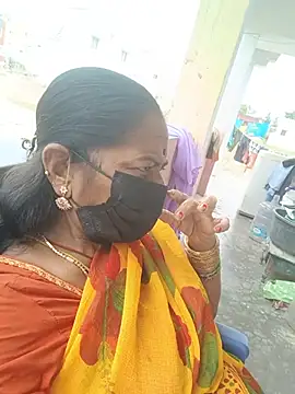 Snapshot of savithasree chatting on May 14, 8:21 am savithasree online show from May 14, 8:21 am