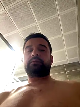 Snapshot of NiktirGit31 chatting on December 15, 11:31 pm NiktirGit31 online show from December 15, 11:31 pm