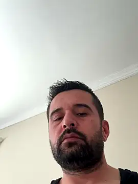 Snapshot of NiktirGit31 chatting on December 18, 11:27 am NiktirGit31 online show from December 18, 11:27 am