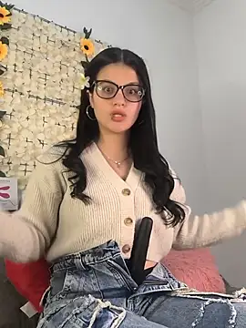 Lorenaa1 online show from May 22, 8:58 pm