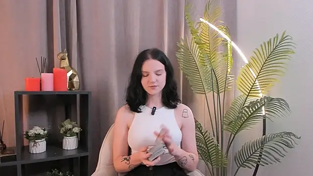 Snapshot of LatinaHuguenin chatting on November 8, 2:17 pm LatinaHuguenin online show from November 8, 2:17 pm