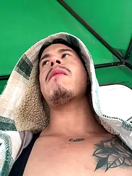 Snapshot of RaySullivan chatting on November 27, 9:28 pm RaySullivan online show from November 27, 9:28 pm