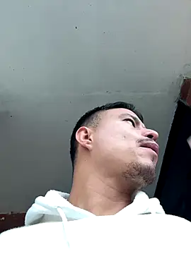 Snapshot of RaySullivan chatting on December 3, 10:19 pm RaySullivan online show from December 3, 10:19 pm